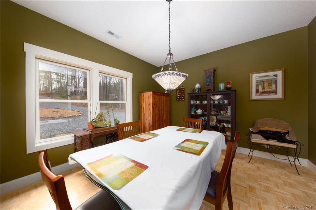 69 Wagon Road Asheville NC 28805