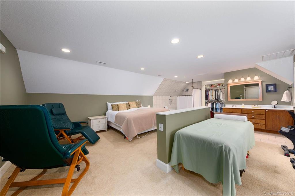 69 Wagon Road Asheville NC 28805