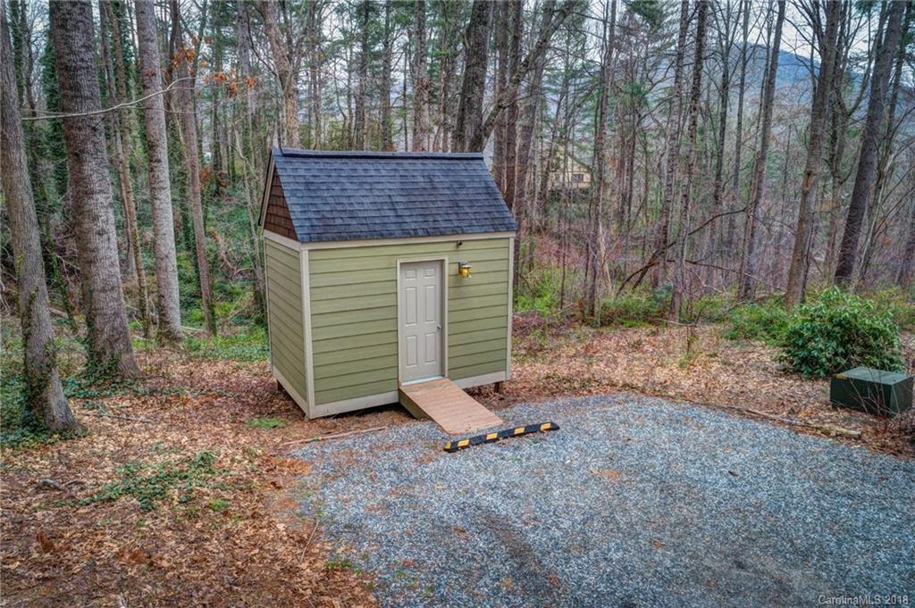 69 Wagon Road Asheville NC 28805