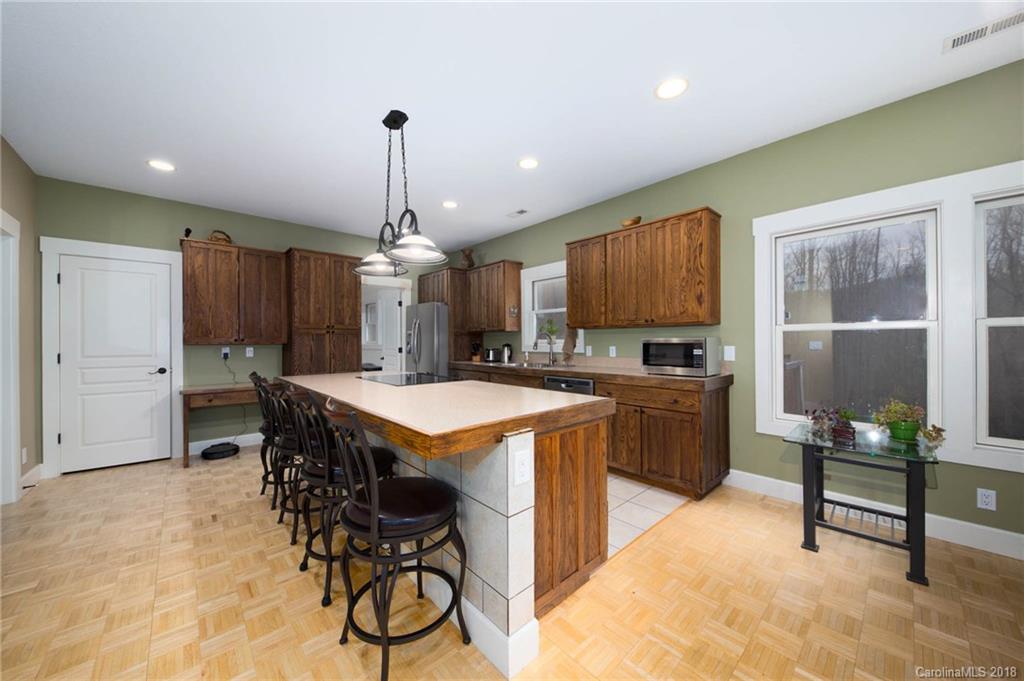 69 Wagon Road Asheville NC 28805