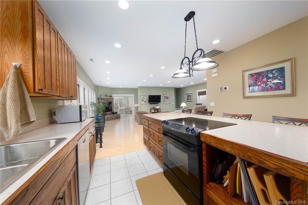 69 Wagon Road Asheville NC 28805