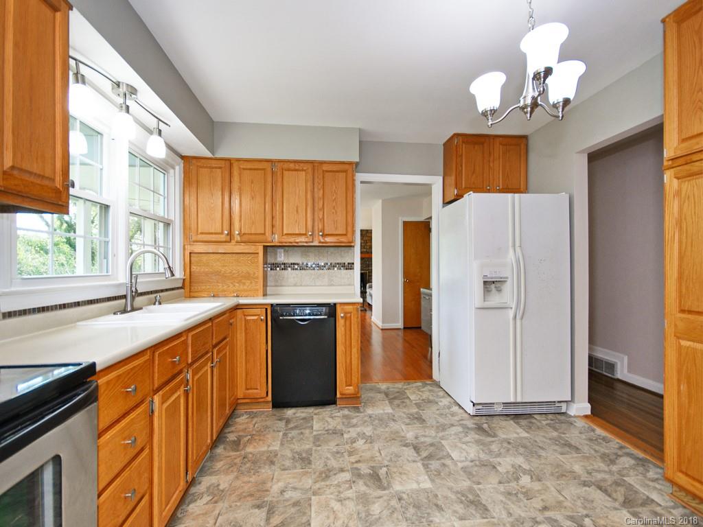 32 Killian Road Asheville NC 28804