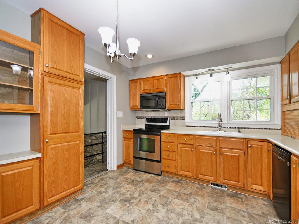 32 Killian Road Asheville NC 28804