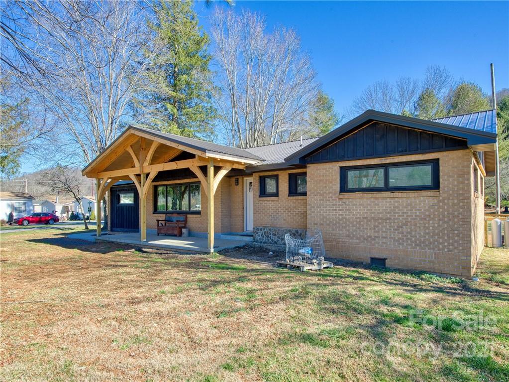 2906 Jonathan Creek Road Waynesville NC 28785