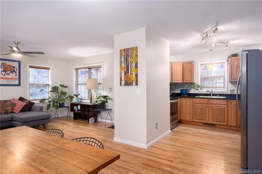 32 Piercy Street Asheville NC 28806