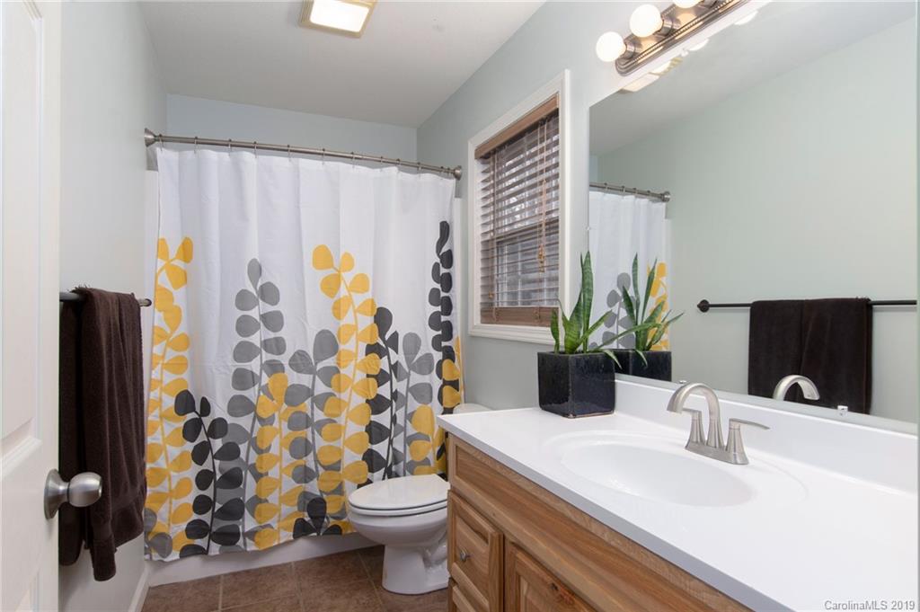 32 Piercy Street Asheville NC 28806