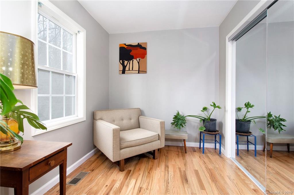 32 Piercy Street Asheville NC 28806