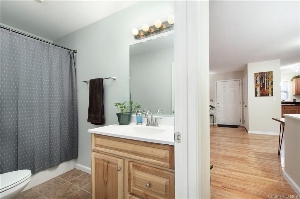 32 Piercy Street Asheville NC 28806