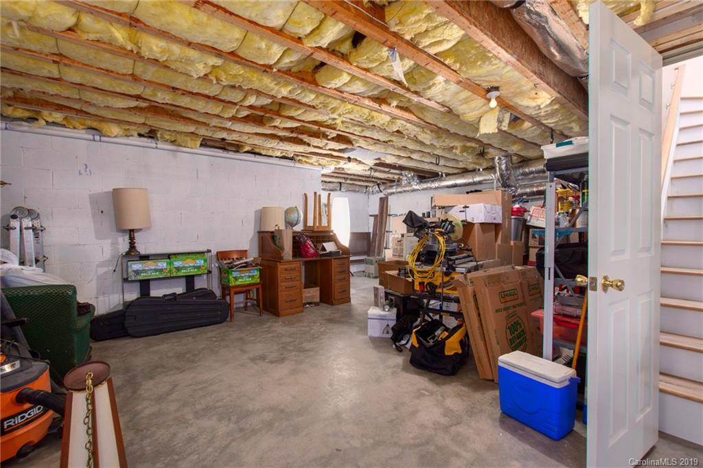 32 Piercy Street Asheville NC 28806