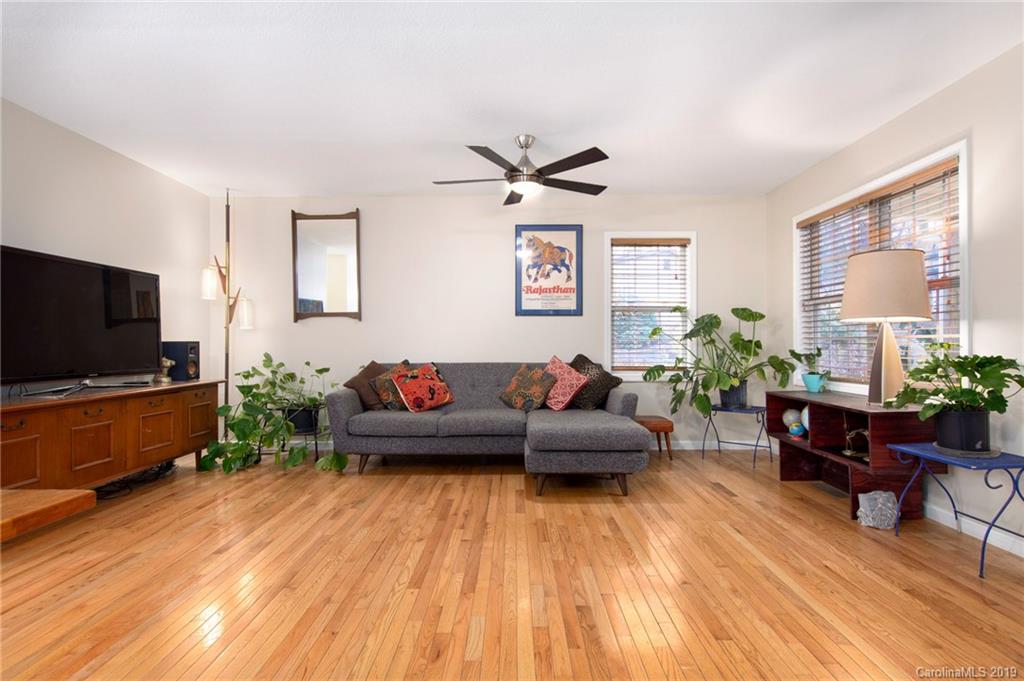 32 Piercy Street Asheville NC 28806