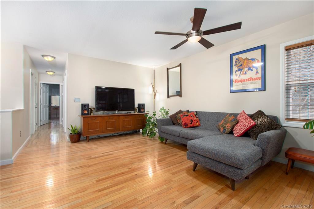32 Piercy Street Asheville NC 28806
