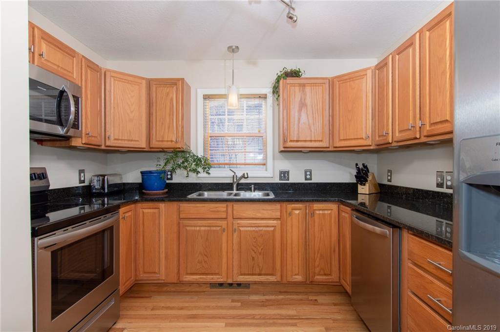 32 Piercy Street Asheville NC 28806