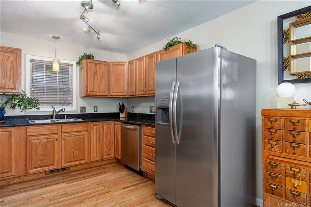 32 Piercy Street Asheville NC 28806