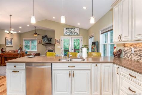 153 Fox Creek Drive Fletcher NC 28732