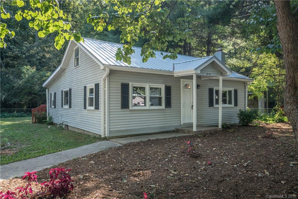 2131 Somerset Drive Hendersonville NC 28791
