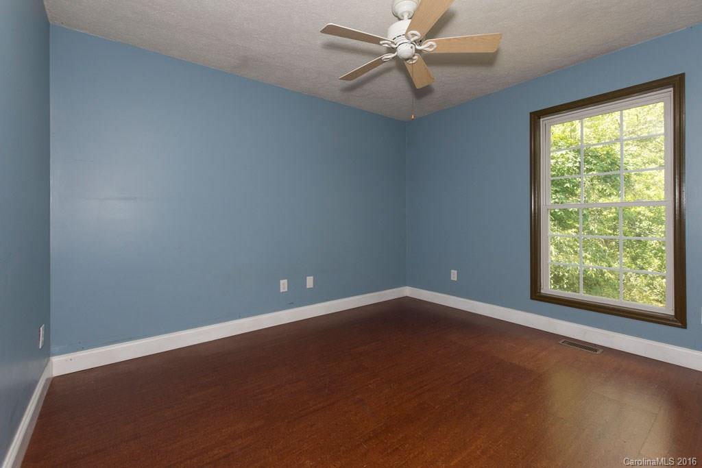 51 Upper Moffitt Road Asheville NC 28805