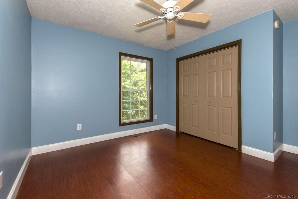 51 Upper Moffitt Road Asheville NC 28805