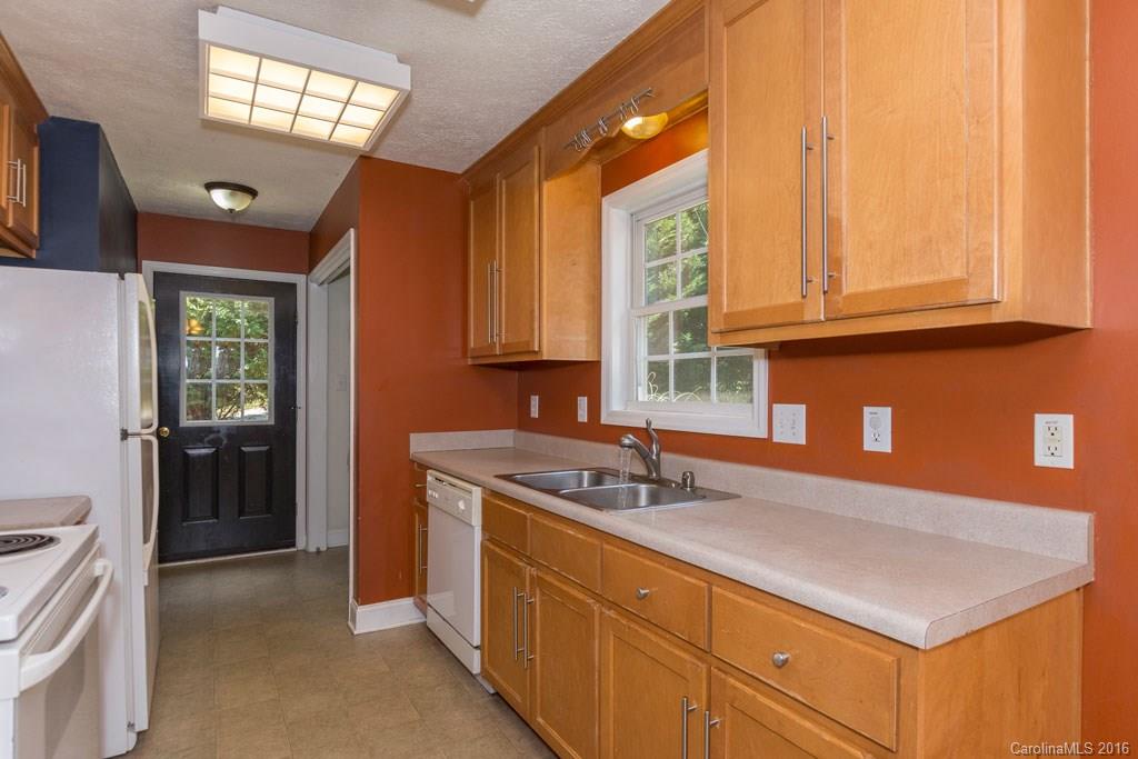 51 Upper Moffitt Road Asheville NC 28805