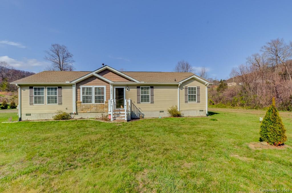 171 Beaverdam Loop Road Candler NC 28715