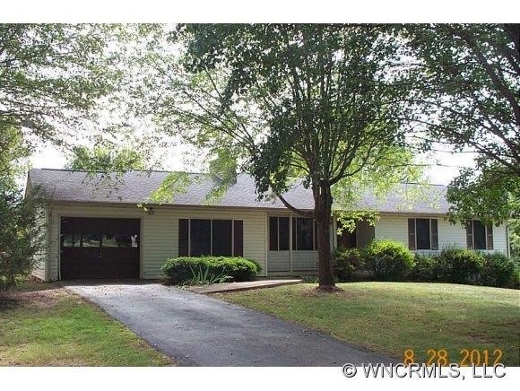 18 Bradford Pear Lane Asheville NC 28804