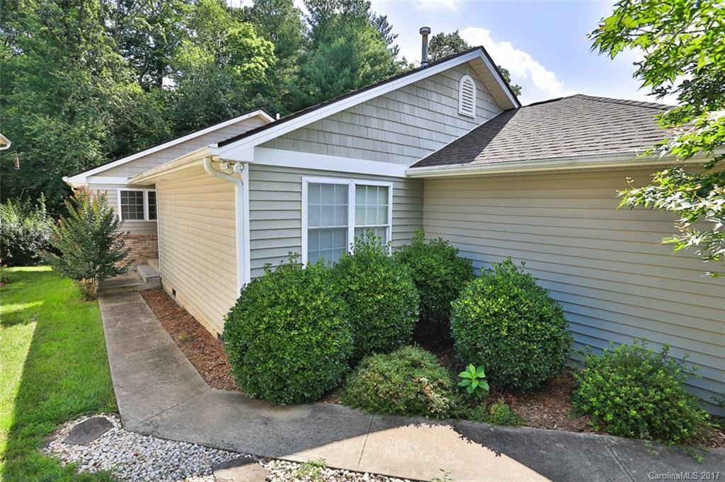 118 Creeks End Circle Mills River NC 28759