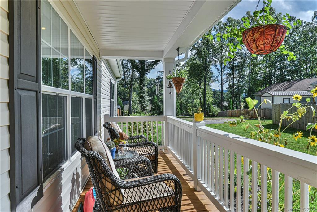 206 Moody Avenue Candler NC 28715