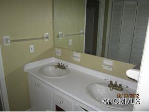33 Rhododendron Place Asheville NC 28805