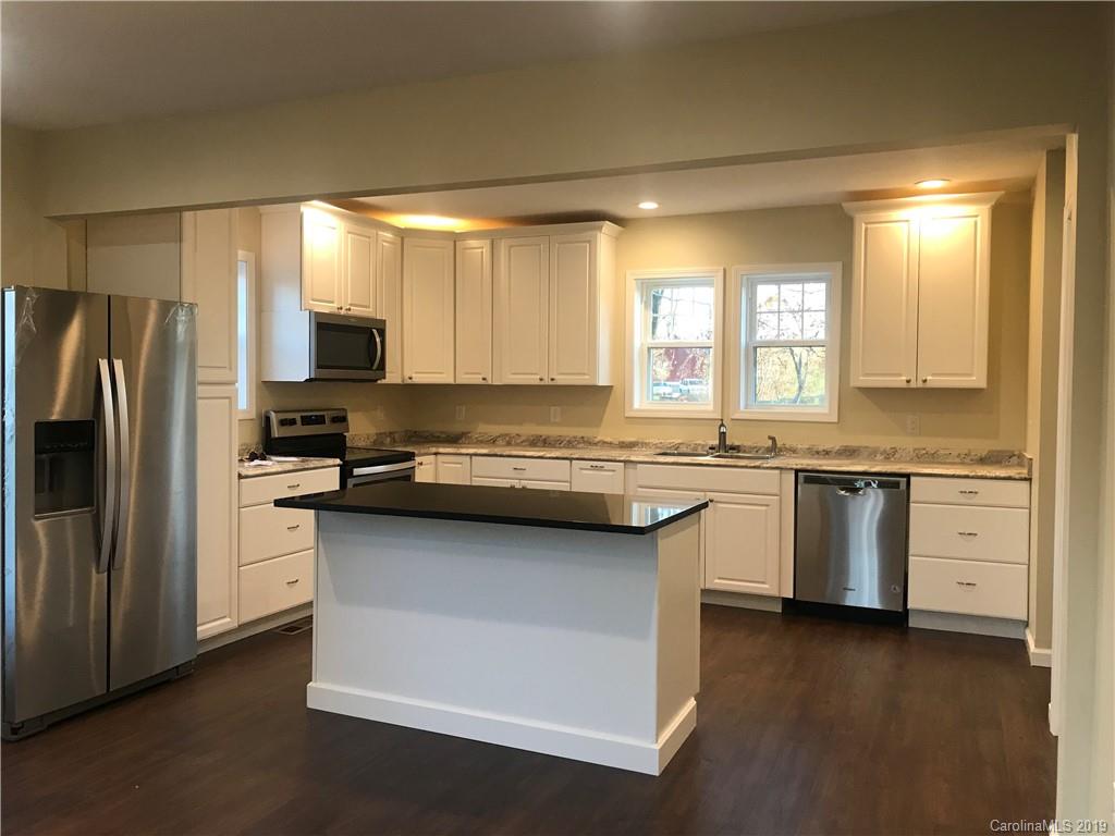 43 W Wilhemenia Street Marion NC 28752