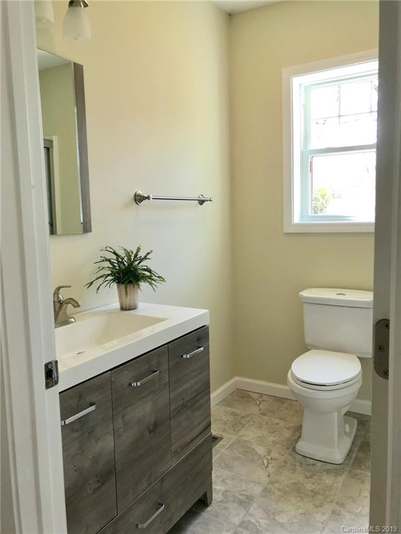 43 W Wilhemenia Street Marion NC 28752