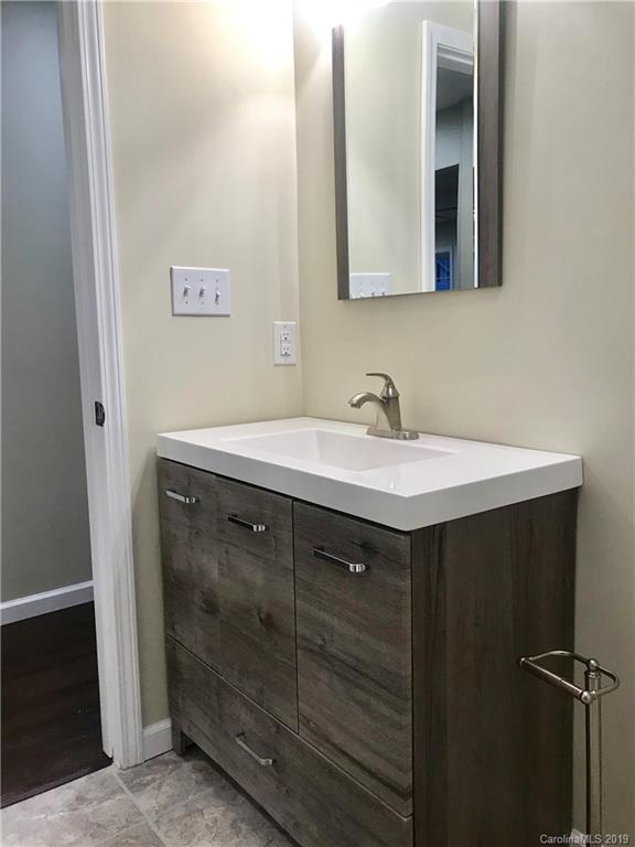 43 W Wilhemenia Street Marion NC 28752