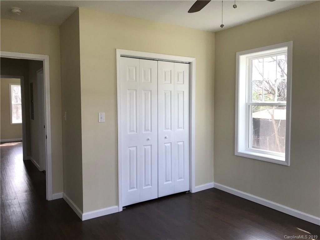 43 W Wilhemenia Street Marion NC 28752