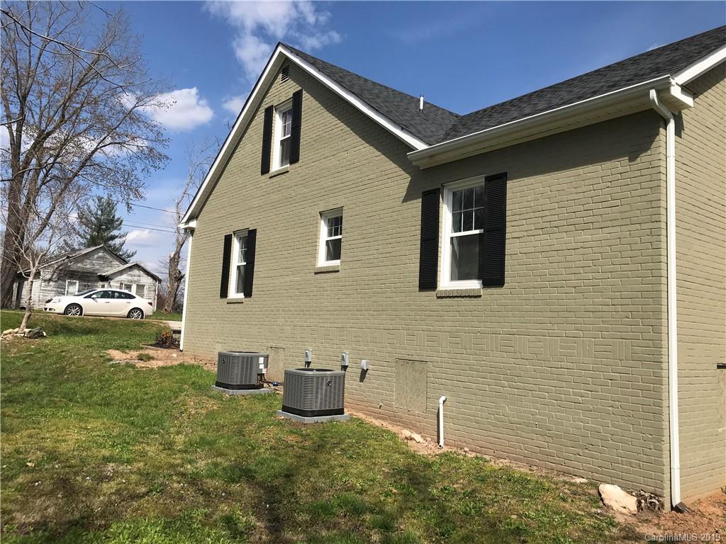 43 W Wilhemenia Street Marion NC 28752