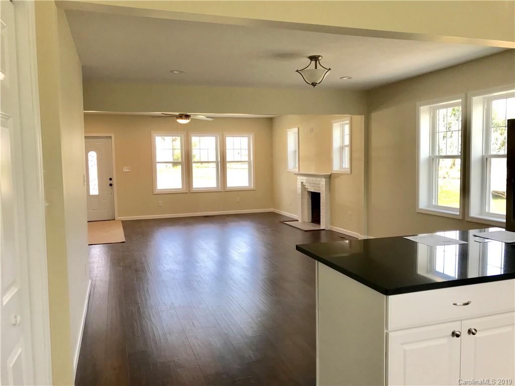 43 W Wilhemenia Street Marion NC 28752