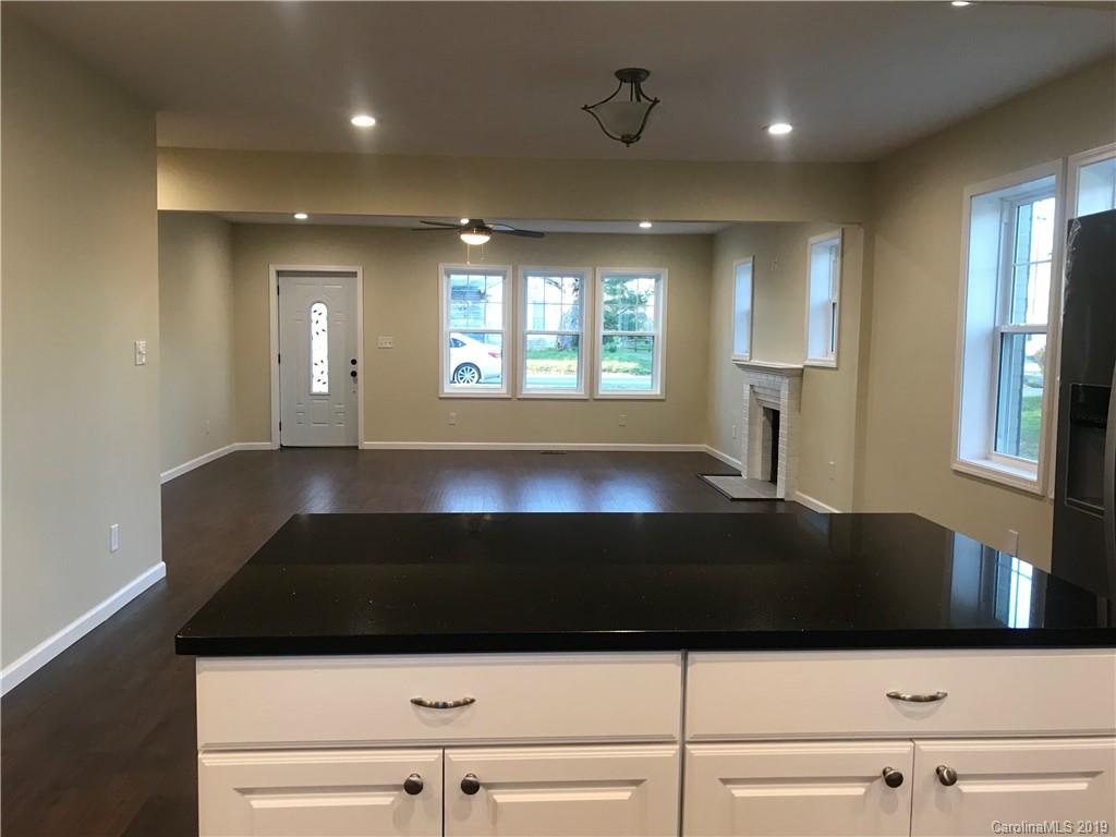 43 W Wilhemenia Street Marion NC 28752