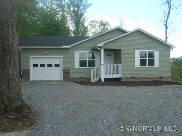 667 Bryson Road Candler NC 28715