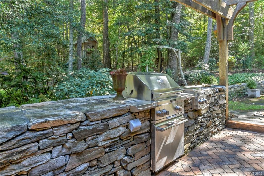 391 Racquet Club Road Asheville NC 28803