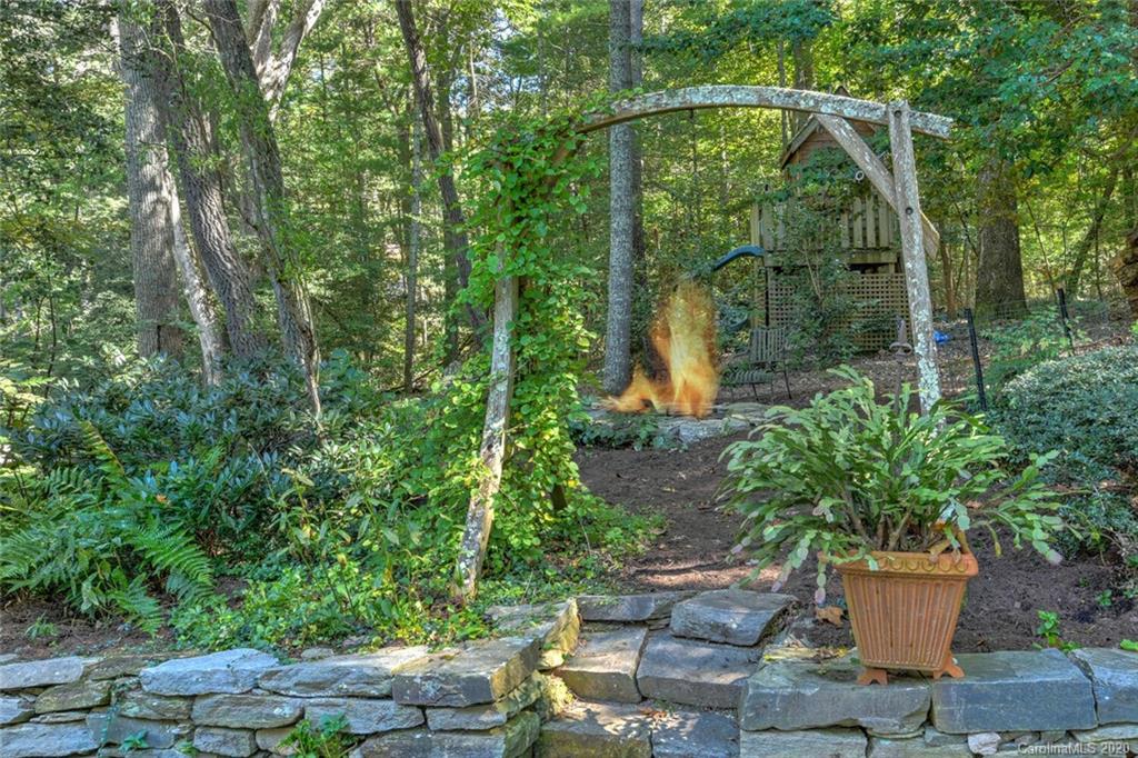 391 Racquet Club Road Asheville NC 28803