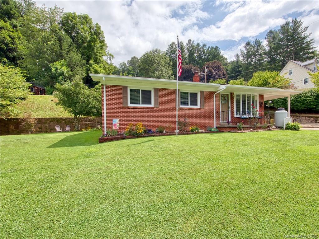 7 Queen Street Waynesville NC 28786