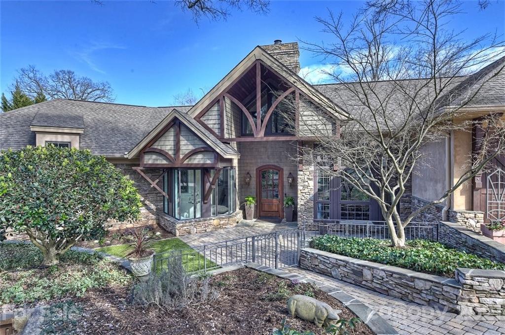 2828 Briarcliff Place Charlotte NC 28207
