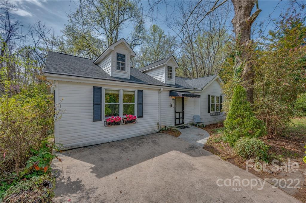 35 Wilcox Road Tryon NC 28782