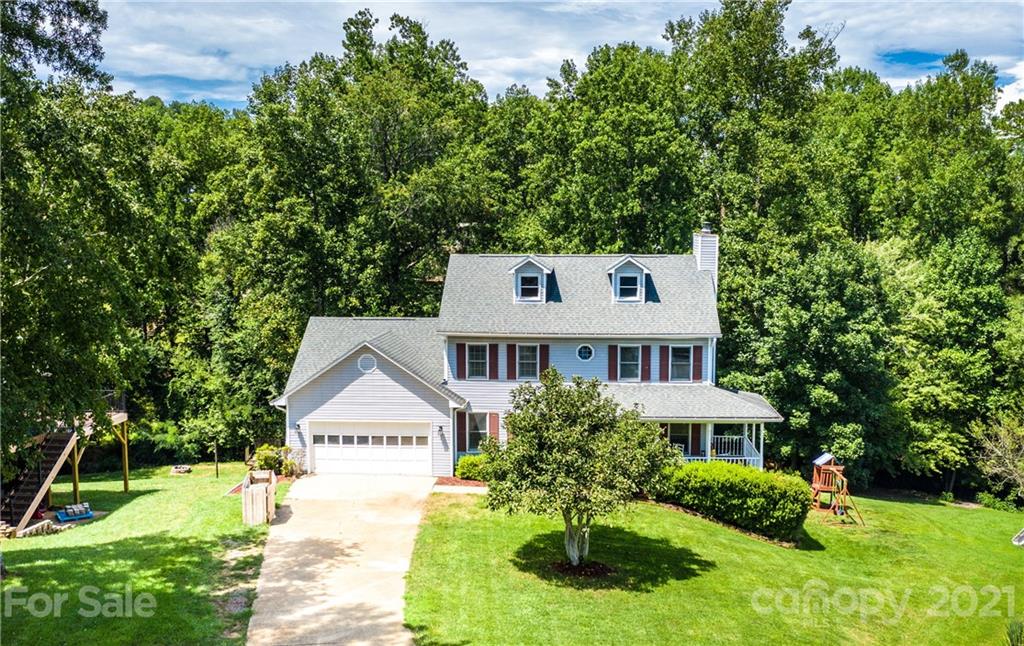 5695 Gold Creek Bay Hickory NC 28601