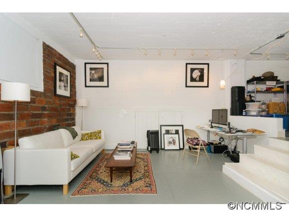 109 Roberts Asheville NC 28801