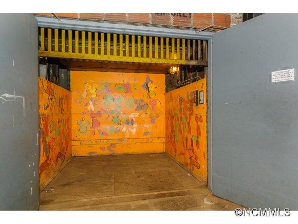 109 Roberts Asheville NC 28801