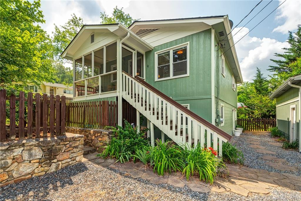 9 Oakland Street Weaverville NC 28787