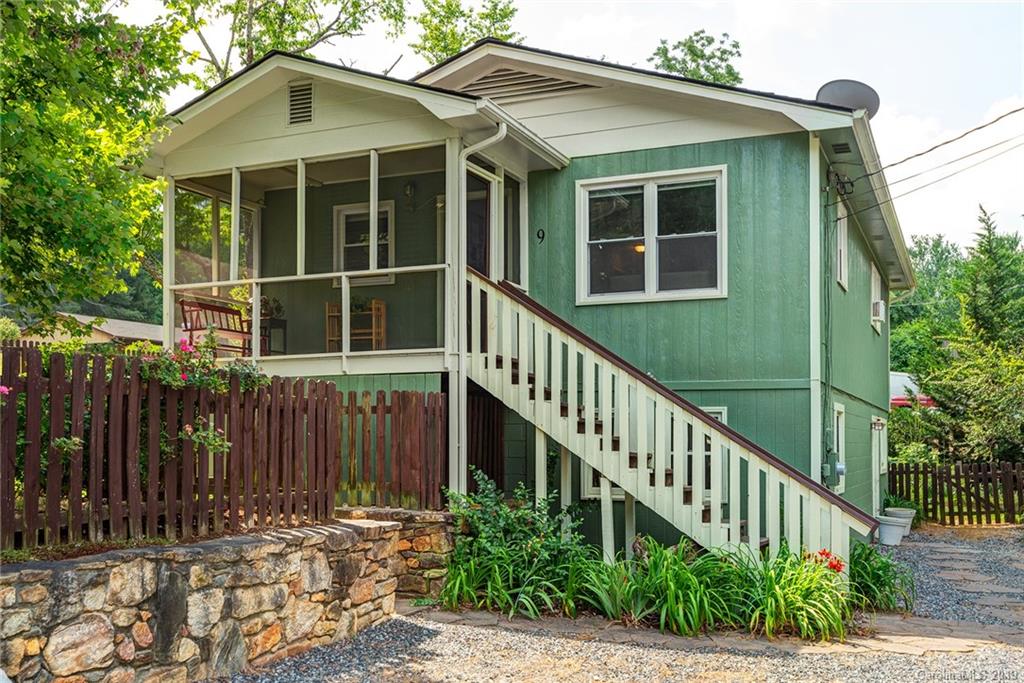 9 Oakland Street Weaverville NC 28787