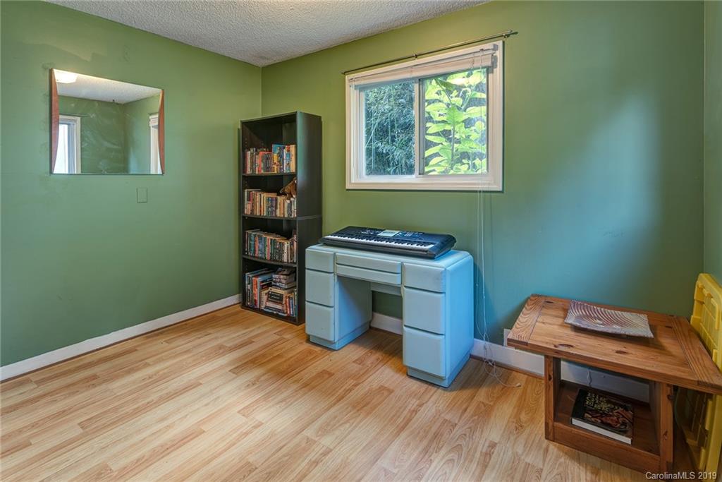 9 Oakland Street Weaverville NC 28787