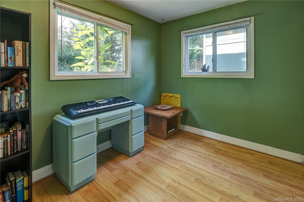 9 Oakland Street Weaverville NC 28787