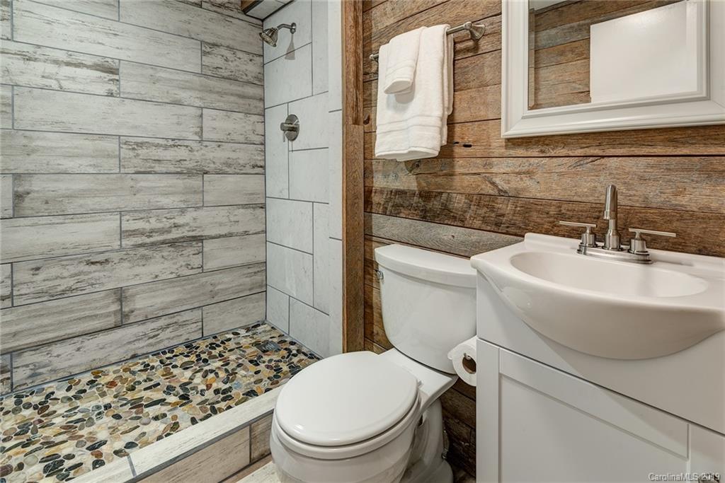 9 Oakland Street Weaverville NC 28787