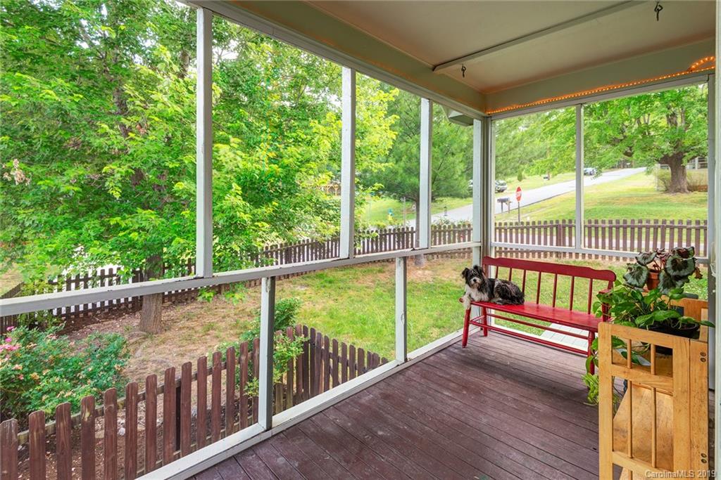 9 Oakland Street Weaverville NC 28787