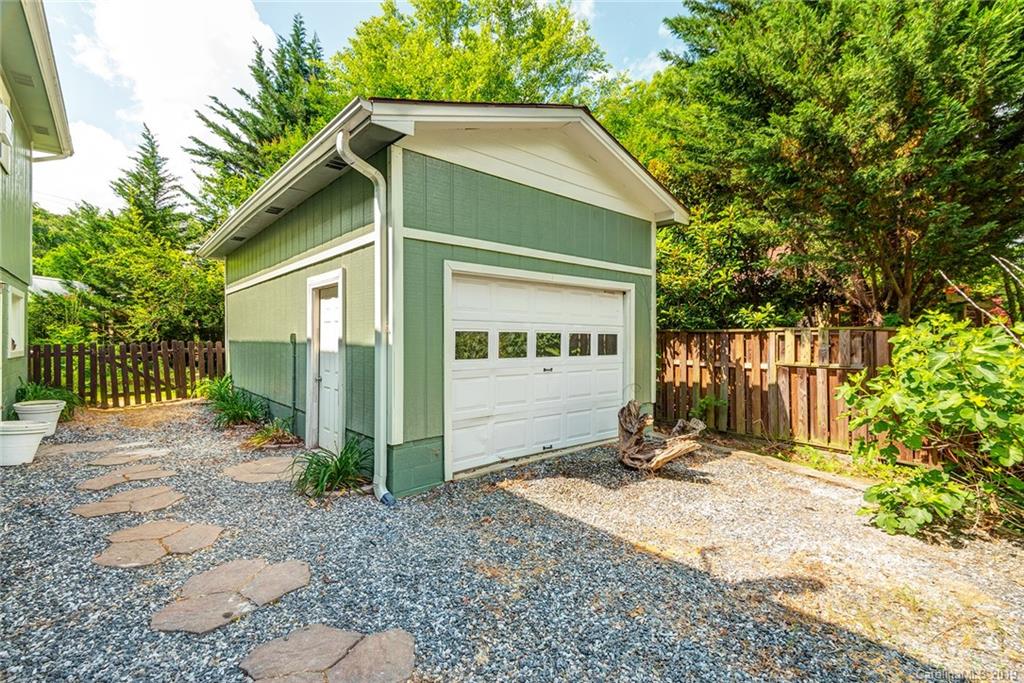 9 Oakland Street Weaverville NC 28787